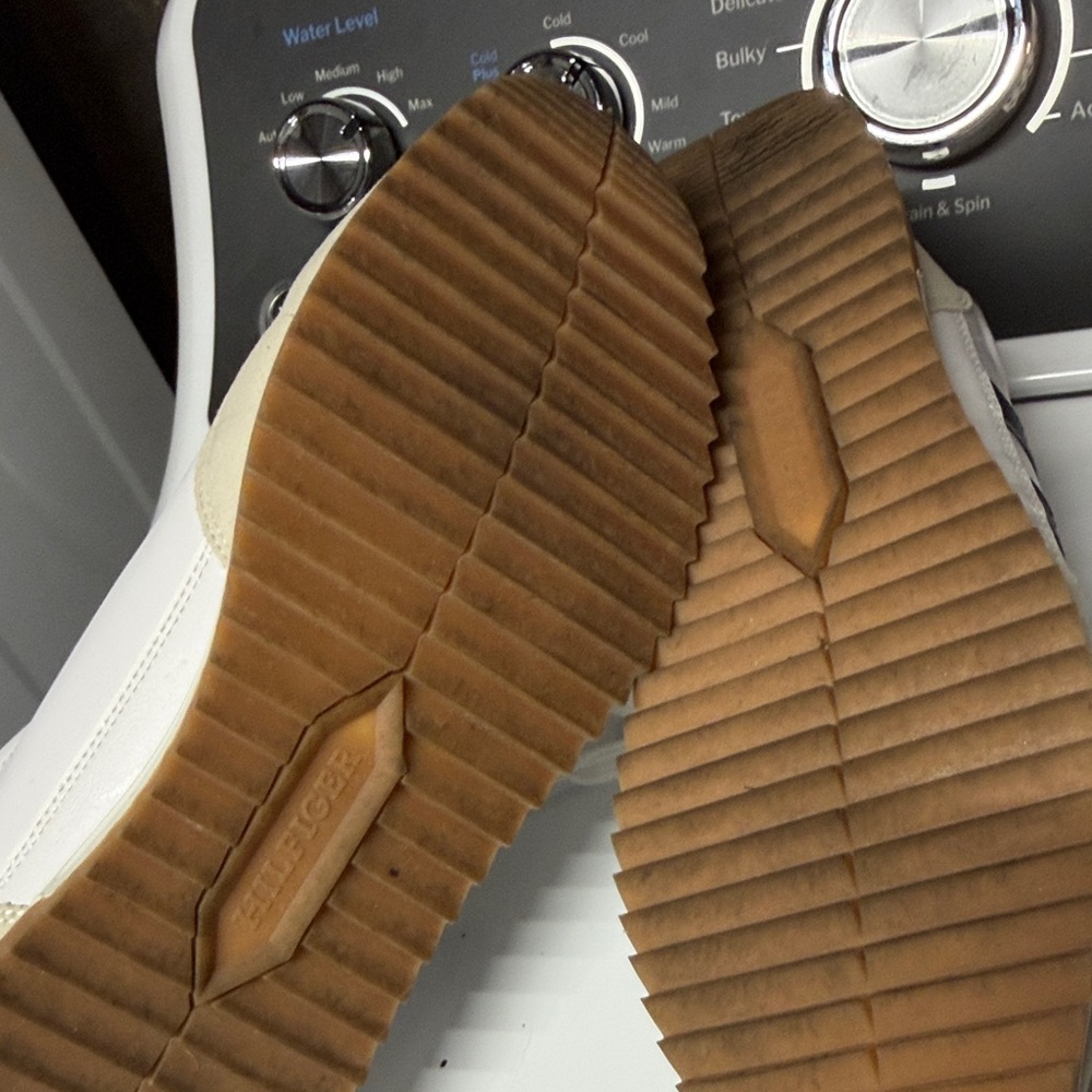 Tommy Hilfiger White and Tan Sneakers - Picture 4 of 5